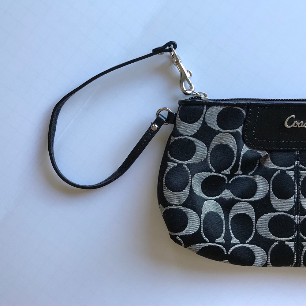 *Coach Black/Gray Fabric Large Wristlet - Picture 2 of 8